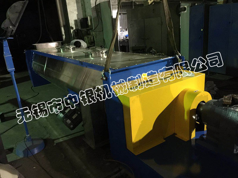 無(wú)錫中銀1500L的犁刀雙軸槳葉式混合機(jī)連夜成功發(fā)往山東