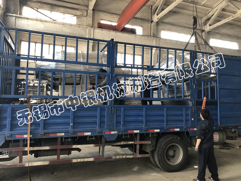 無(wú)錫中銀2000L二維混合機(jī)成功發(fā)往美國(guó)