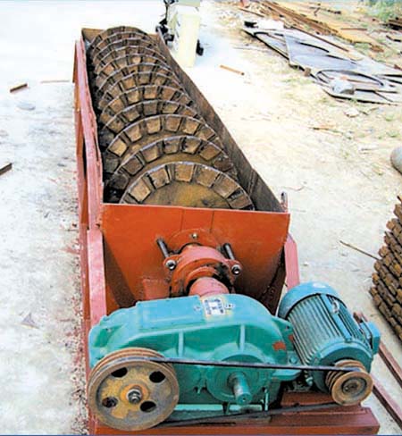 水輪洗沙機(jī)工作場(chǎng)